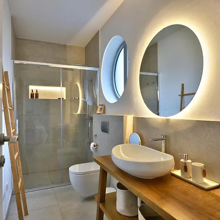 Jadrija Luxury Vacations Apt1 *